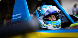 シューベルト SP1 CARBON 4輪ヘルメット 使用インプレッション FIA公認 シューベルト 4輪ヘルメット 使用感 サイズ感 インプレッション